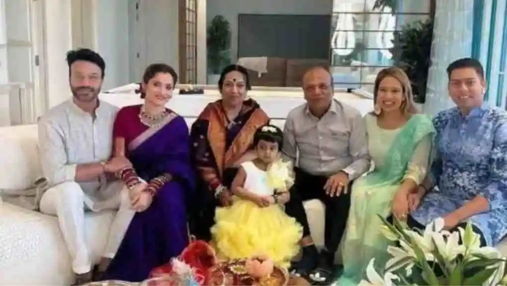 vicky jain family
